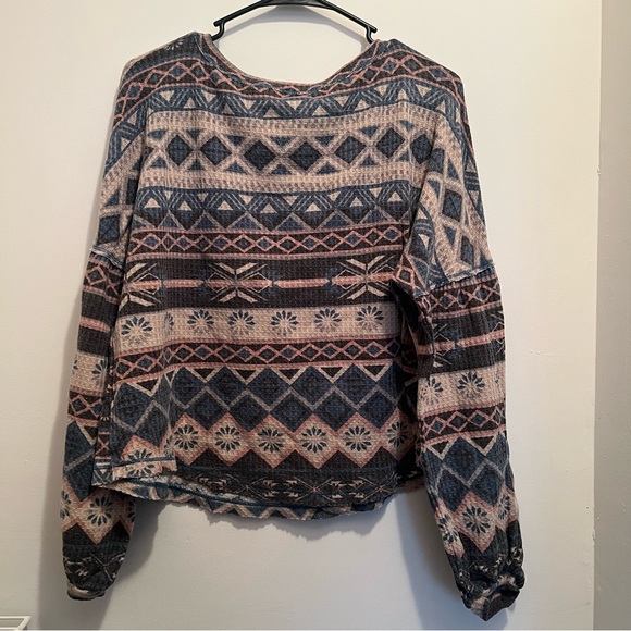 Size Medium Blouse - Picture 3 of 4